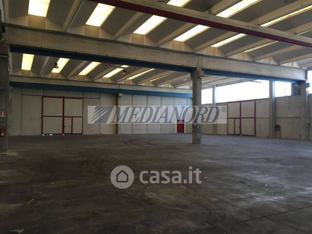 Capannone in commerciale in Osio sotto