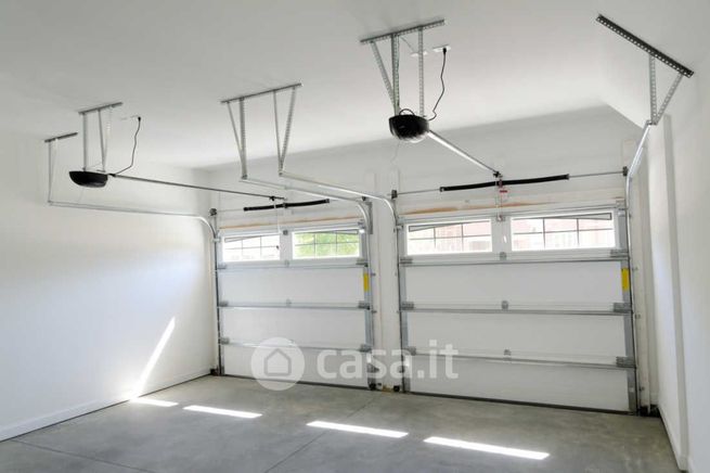 Box/posto auto in residenziale in
