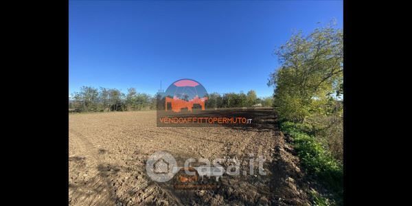 Terreno agricolo in commerciale in 