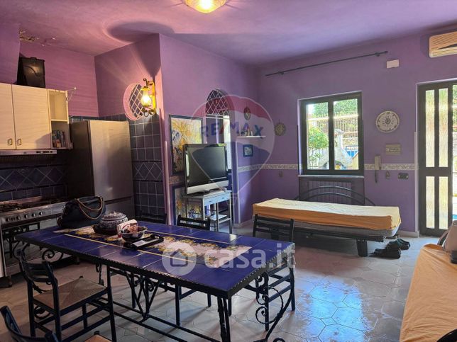 Appartamento in residenziale in Via Pescinola 42