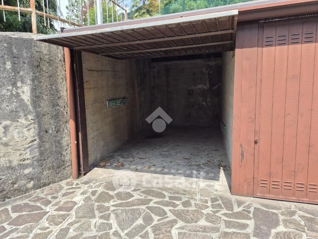 Box/posto auto in residenziale in Via Solferino 2