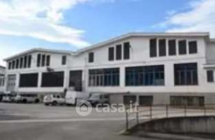 Capannone in commerciale in Contrada Campiglione