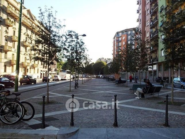 Garage/posto auto in residenziale in Via Ruggero Leoncavallo 1