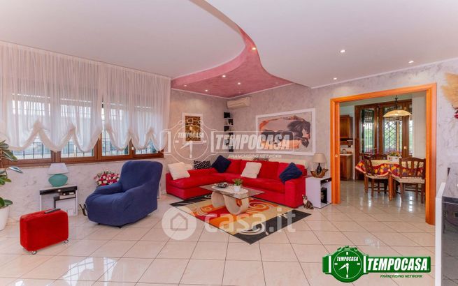 Casa indipendente in residenziale in Via Gran Sasso 28