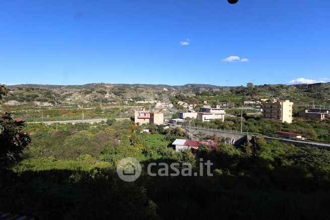 Casa indipendente in residenziale in Vico Perrone 6