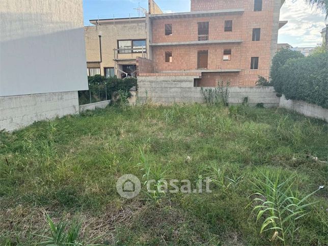 Terreno edificabile in residenziale in Via Nicola Calipari