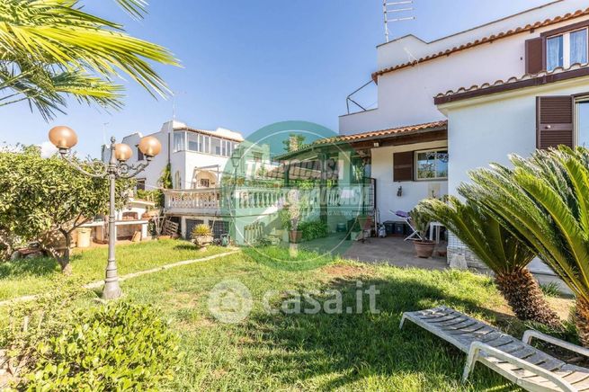Casa bi/trifamiliare in residenziale in Via Volsci