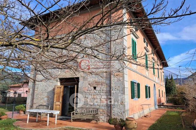 Casa bi/trifamiliare in residenziale in Via Giuseppe Toniolo