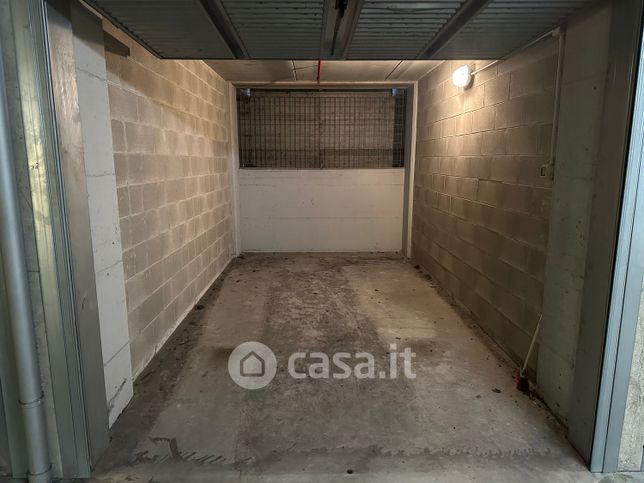 Garage/posto auto in residenziale in Via Ronchi 45