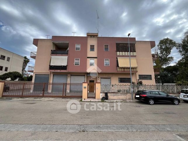 Box/posto auto in residenziale in Via Giuseppe Doldo 1