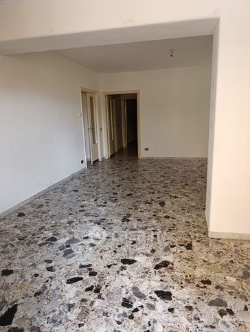 Ufficio in commerciale in Via Milano