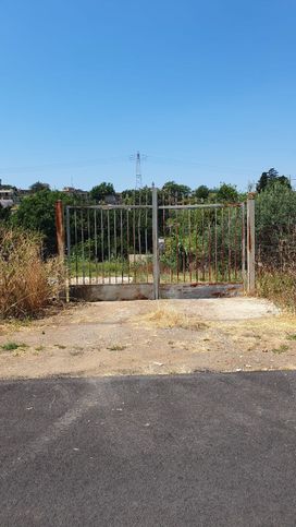 Terreno edificabile in residenziale in Via Angelo Poliziano 34