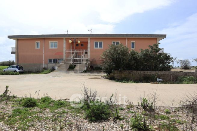 Casa bi/trifamiliare in residenziale in Via Dr.Giovanni Minardi,8