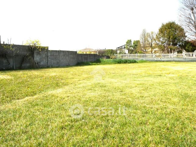 Terreno edificabile in residenziale in Via per Origgio