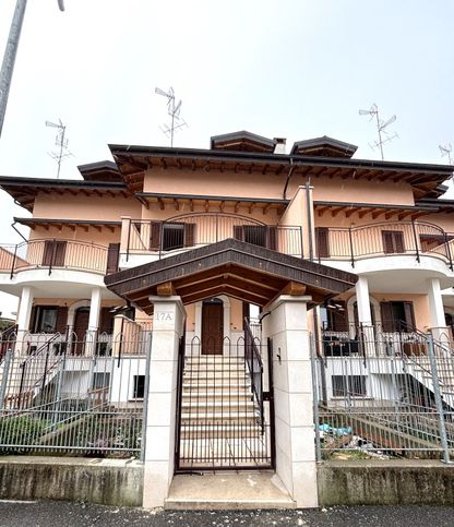 Villetta a schiera in residenziale in Via Tonale 17