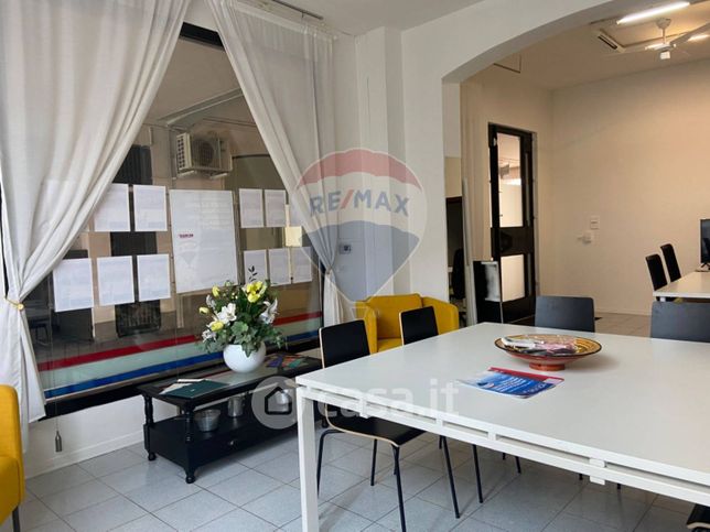 Ufficio in commerciale in Via Vitellio 36