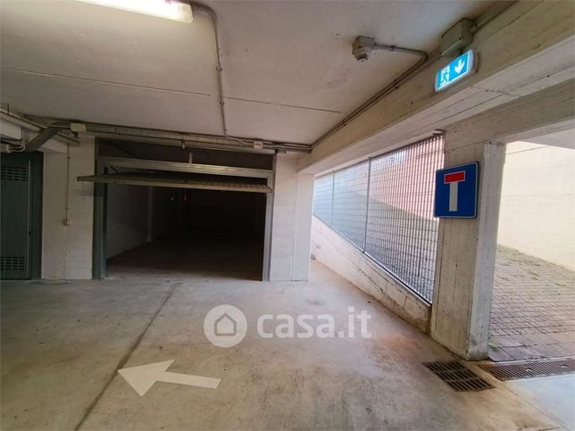Box/posto auto in residenziale in Via la Botte