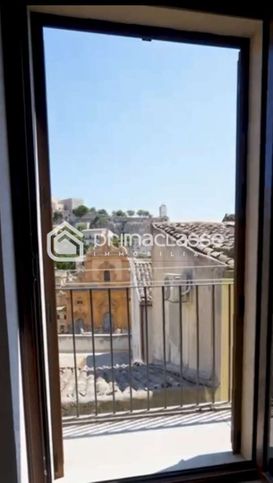 Casa indipendente in residenziale in