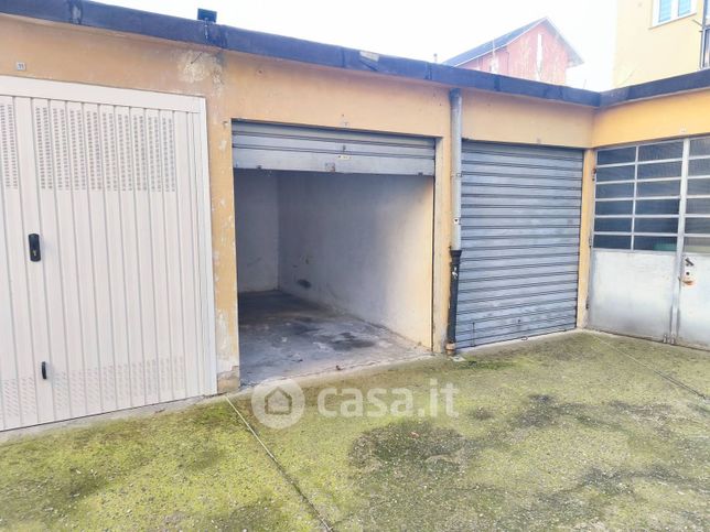 Box/posto auto in residenziale in Via Villafranca Piemonte 4