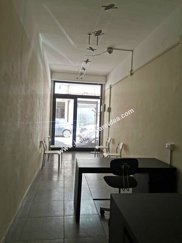 Ufficio in commerciale in Via Aurelia 256