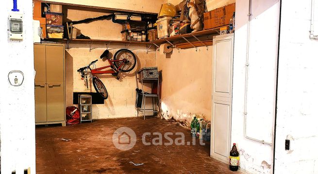 Garage/posto auto in residenziale in Via Carlo Oreste Zuretti 36