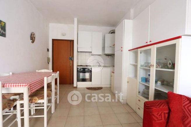 Appartamento in residenziale in Via Molise 5