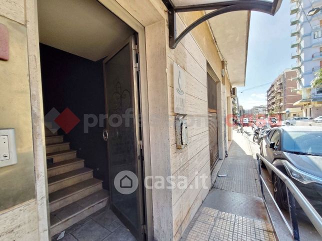 Attivitã /licenza (con o senza mura) in commerciale in Via Alessandro Specchi 2