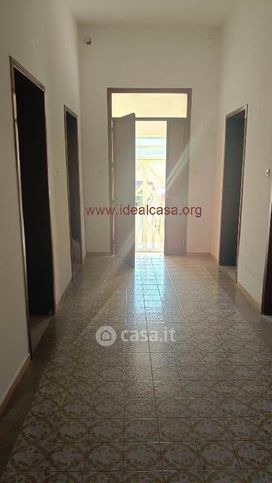 Casa indipendente in residenziale in 