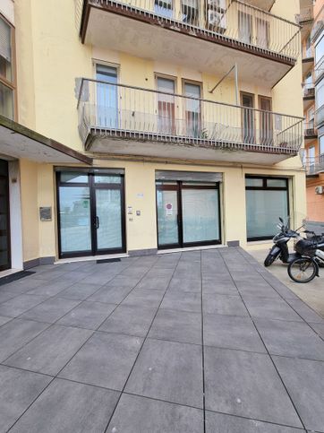 Negozio/locale commerciale in commerciale in Via Calliope 20