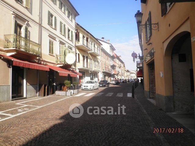 Attivitã /licenza (con o senza mura) in commerciale in 