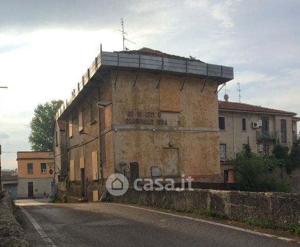 Rustico/casale in residenziale in Via Pavese 4