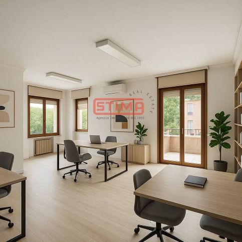 Ufficio in commerciale in 