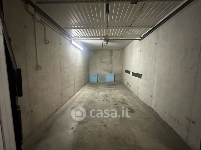 Garage/posto auto in residenziale in Via Francesco Viganò 6