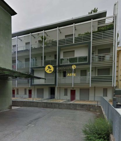 Box/posto auto in residenziale in Via Monte Cenisio 9