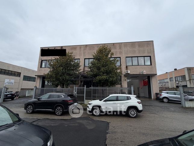 Capannone in commerciale in Via Rovigo 11