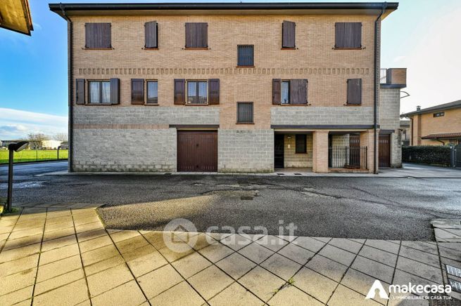 Appartamento in residenziale in Via Lombardia 2