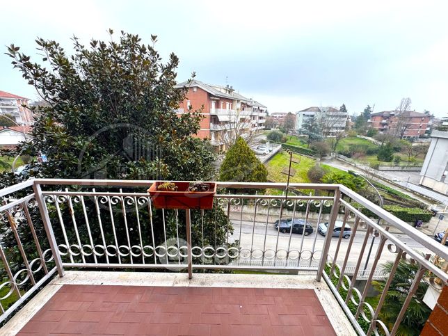 Appartamento in residenziale in Via Valence 17