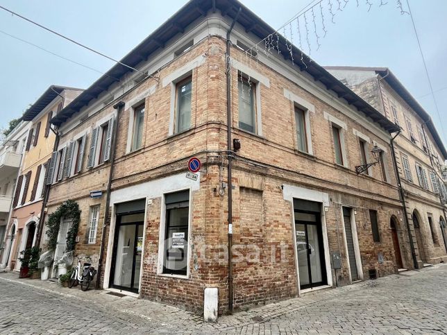 Negozio/locale commerciale in commerciale in 