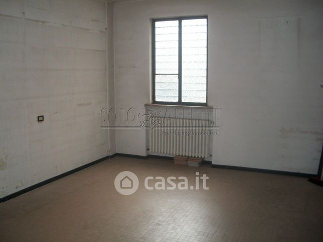 Ufficio in commerciale in Viale Peschiera