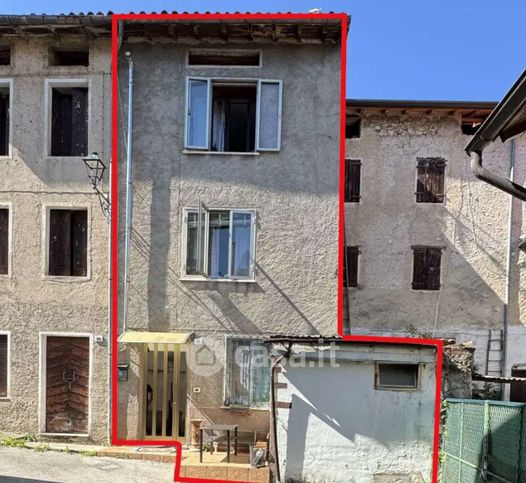 Casa bi/trifamiliare in residenziale in Via Borghi