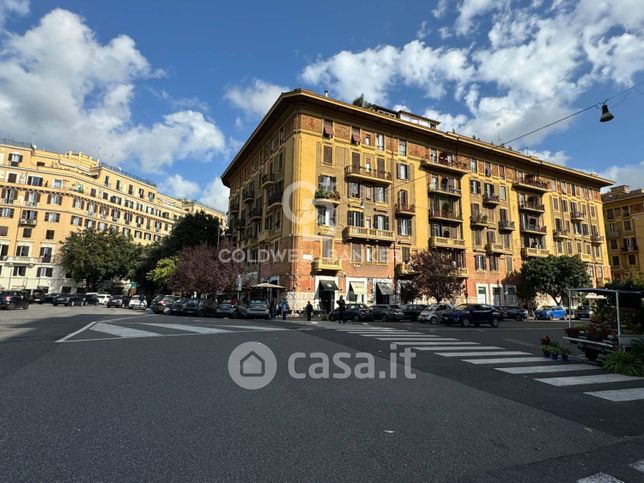 Ufficio in commerciale in Piazza Giuseppe Mazzini