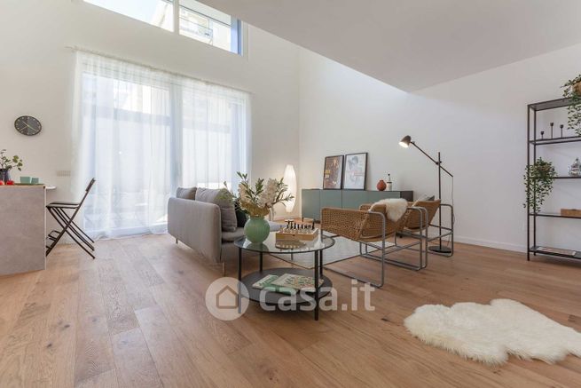 Appartamento in residenziale in Via Costanza 11