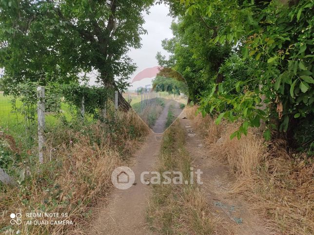 Terreno agricolo in commerciale in 