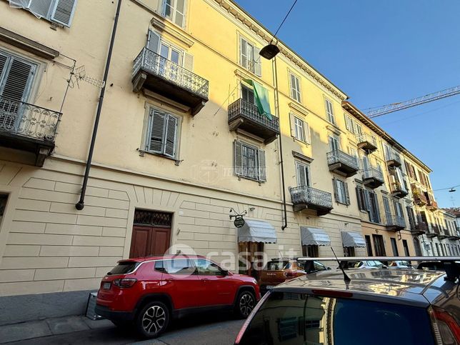 Appartamento in residenziale in Via Giacinto Carena 20