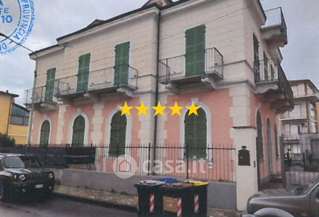 Appartamento in residenziale in Via Cesare Battisti