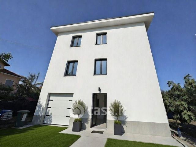 Casa bi/trifamiliare in residenziale in Via del Pellerino 11
