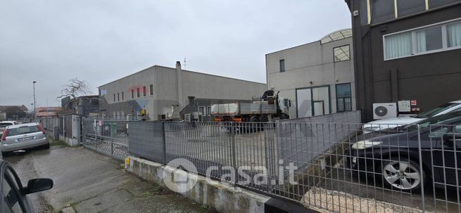 Capannone in commerciale in Via dell'Economia