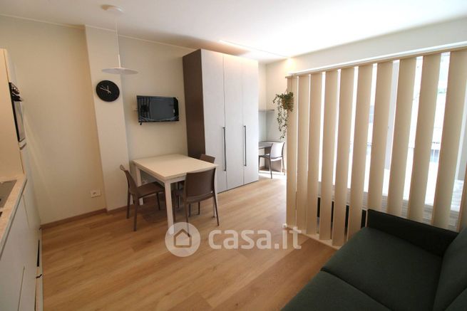 Appartamento in residenziale in Via Ivrea 8