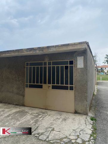 Garage/posto auto in residenziale in Via Martiri d'Italia