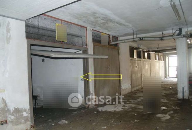 Garage/posto auto in residenziale in Viale Italia